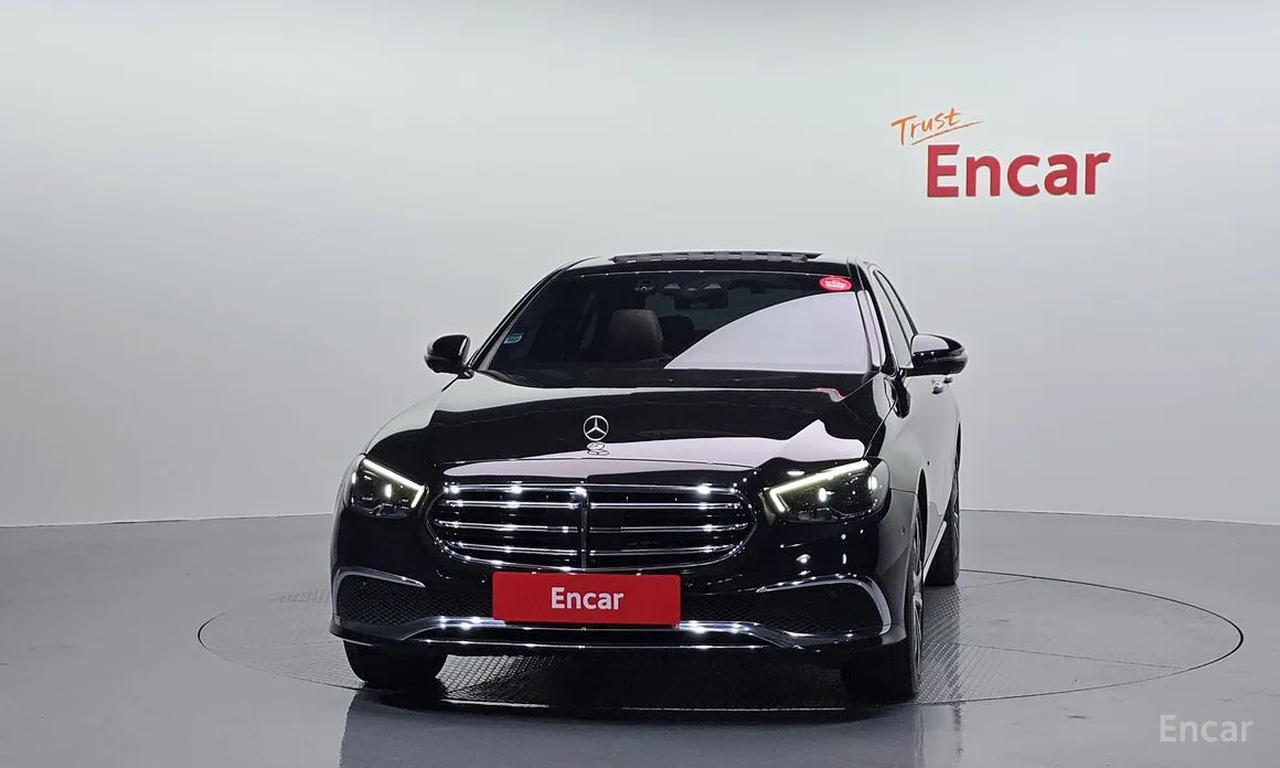 Фото 3 - Mercedes-Benz E-Class