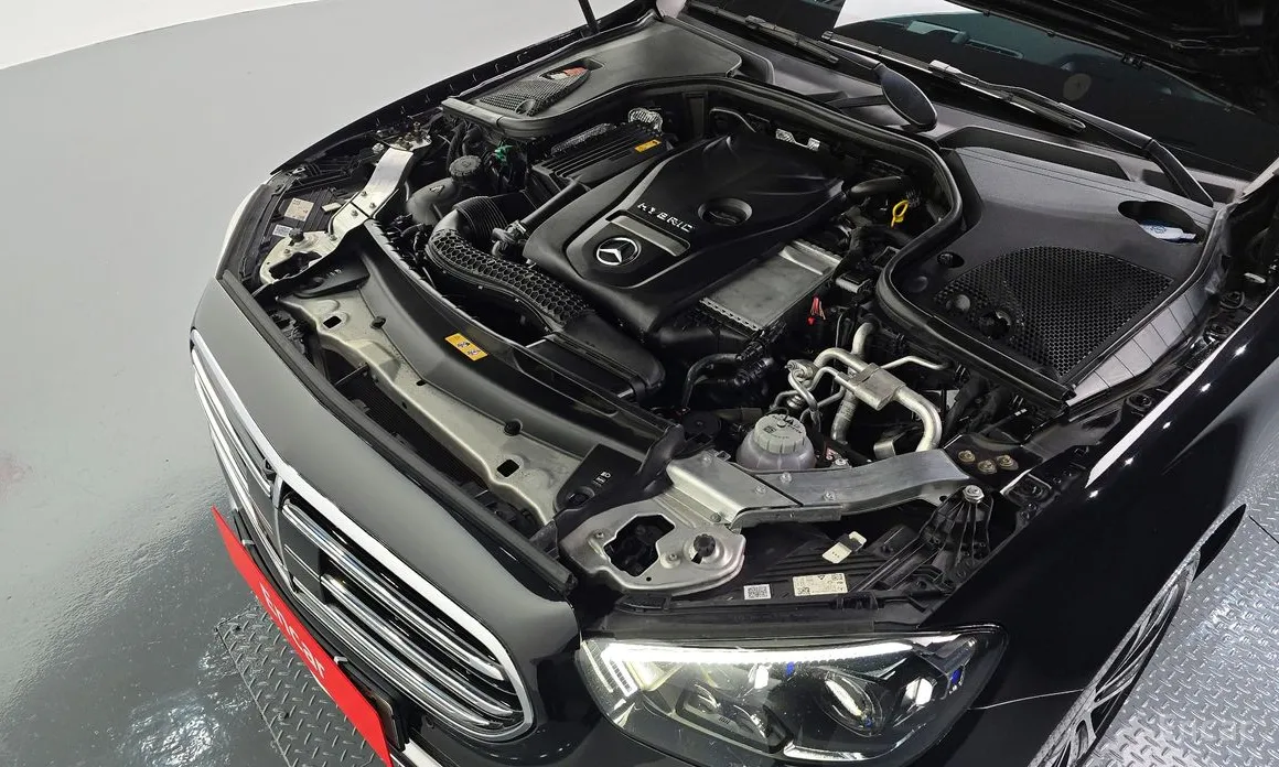 Фото 6 - Mercedes-Benz E-Class