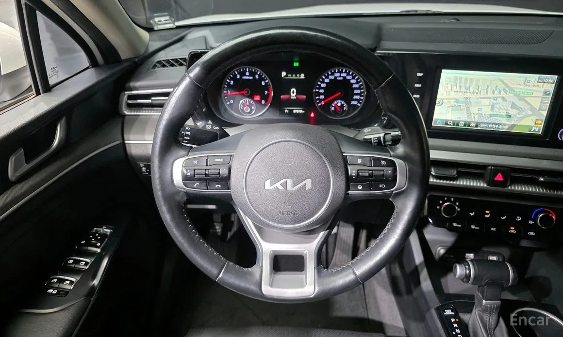 Фото 13 - Kia K5