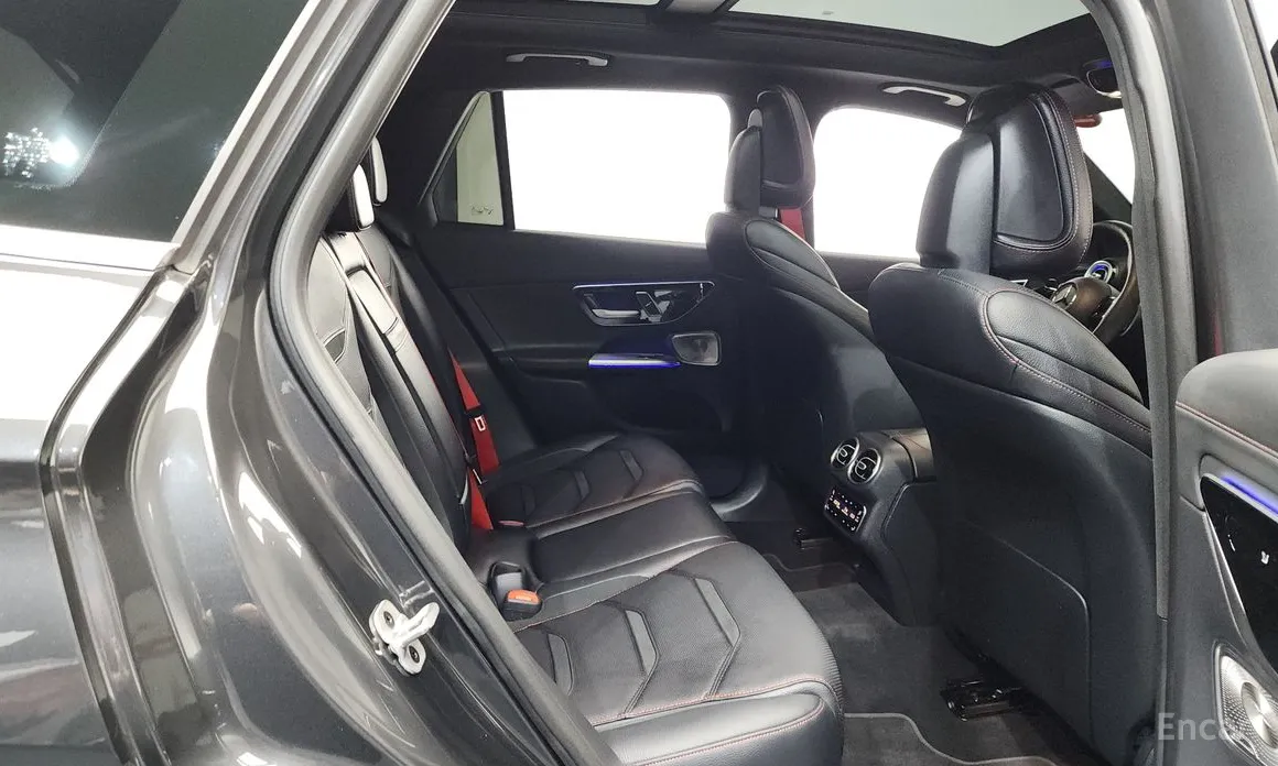 Photo 12 - Mercedes-Benz GLC-Class