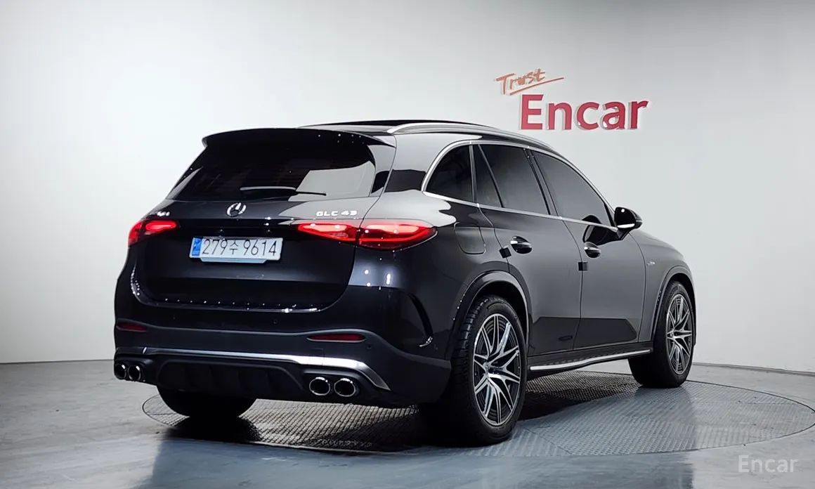 Photo 2 - Mercedes-Benz GLC-Class