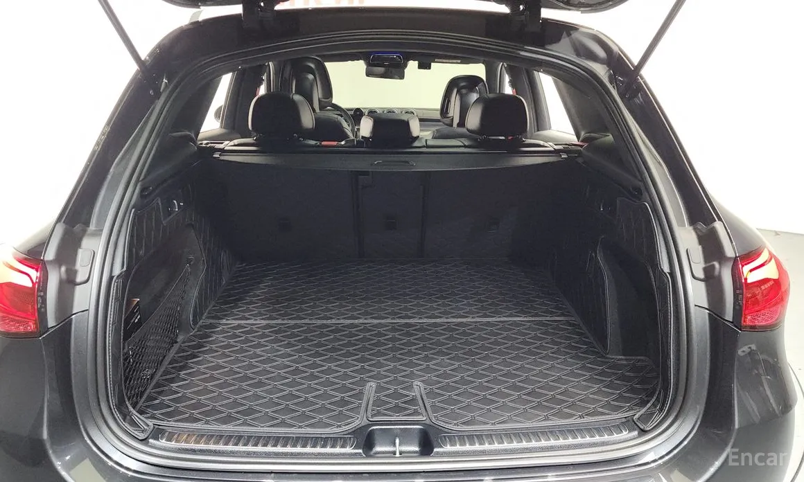 Photo 20 - Mercedes-Benz GLC-Class