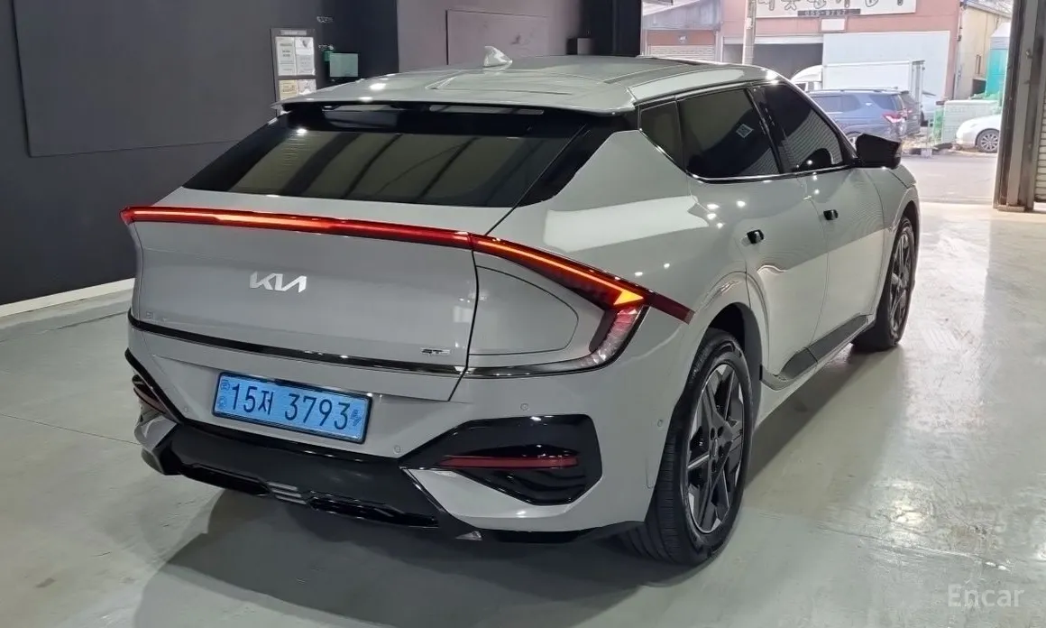 Фото 2 - Kia EV6