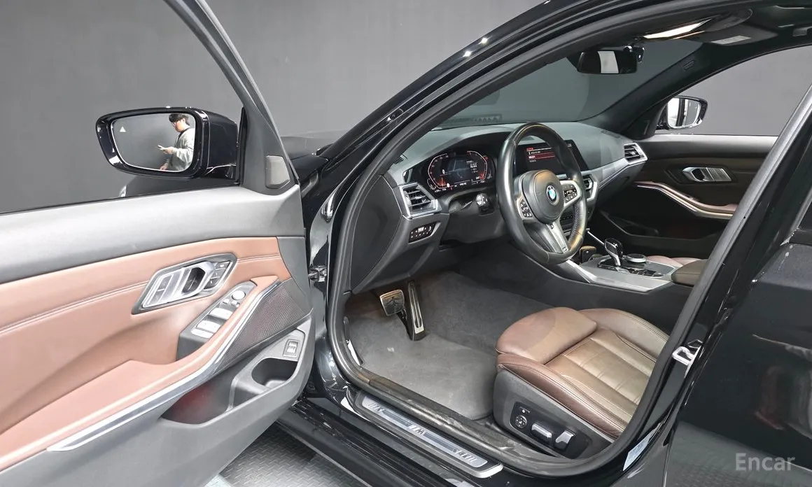 Photo 10 - BMW 3 Series