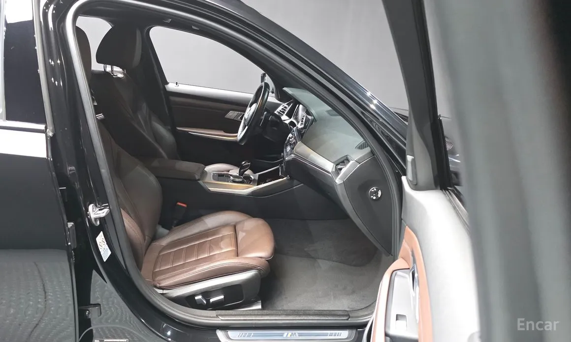 Photo 11 - BMW 3 Series