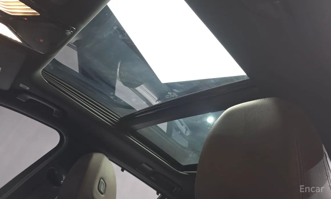 Photo 18 - BMW 3 Series