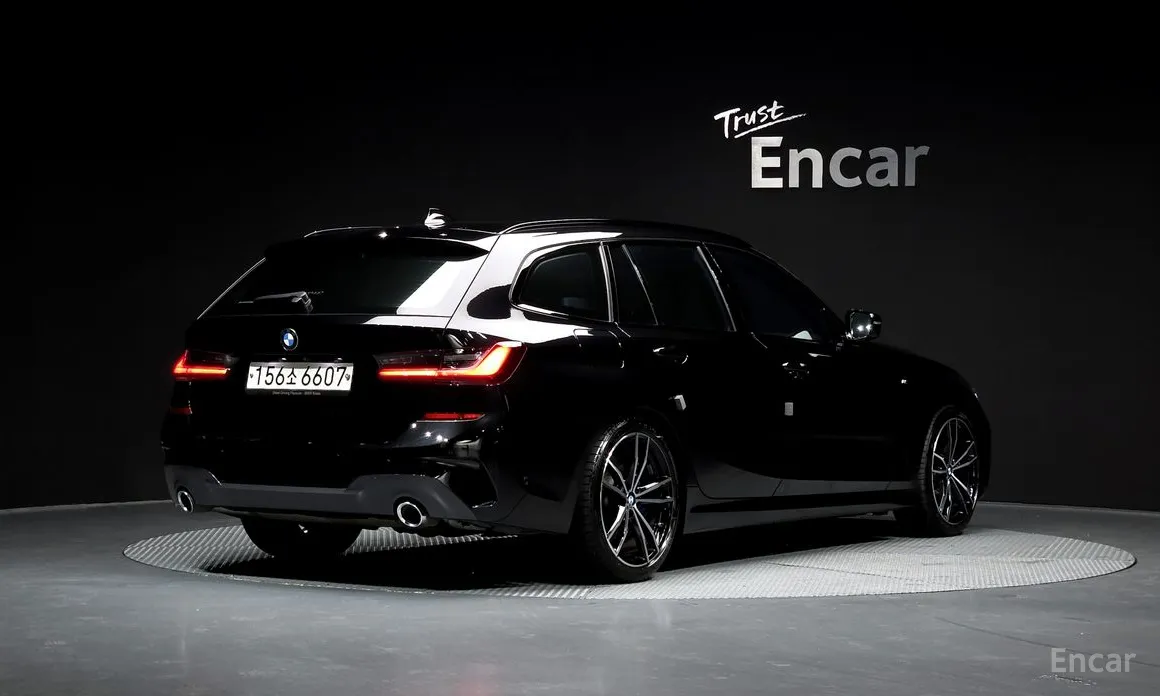 Photo 2 - BMW 3 Series