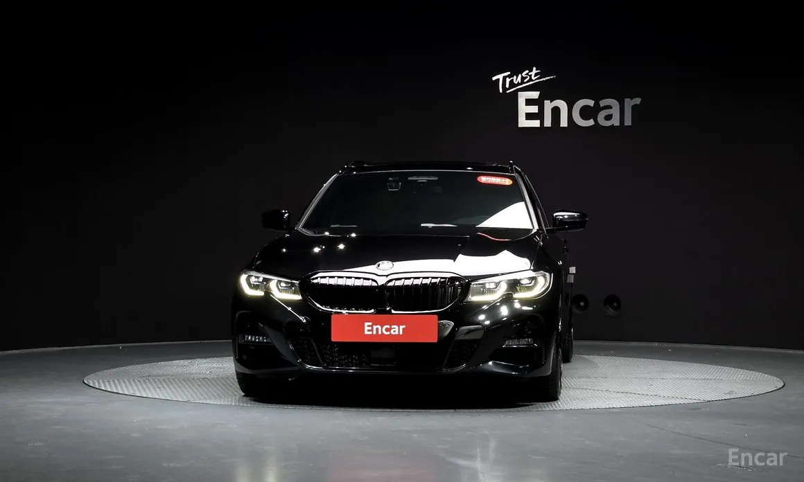 Photo 3 - BMW 3 Series