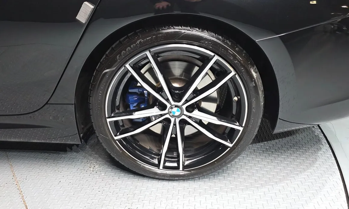 Photo 5 - BMW 3 Series