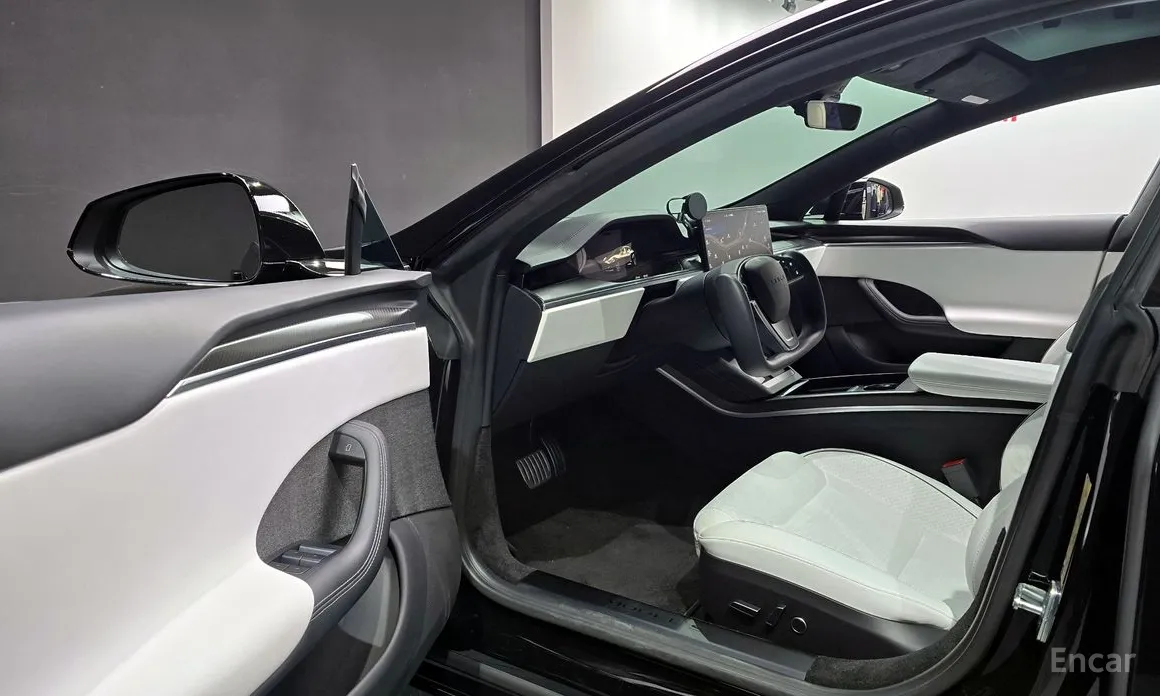 Photo 11 - Tesla Model S