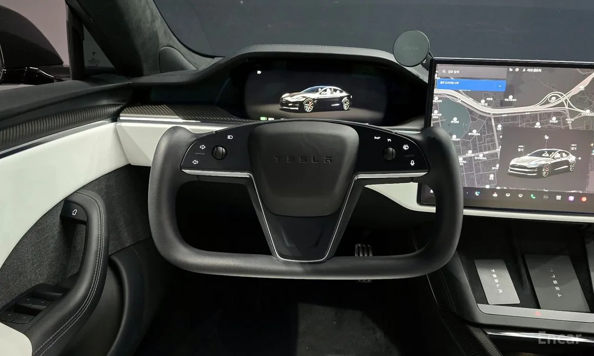 Photo 13 - Tesla Model S