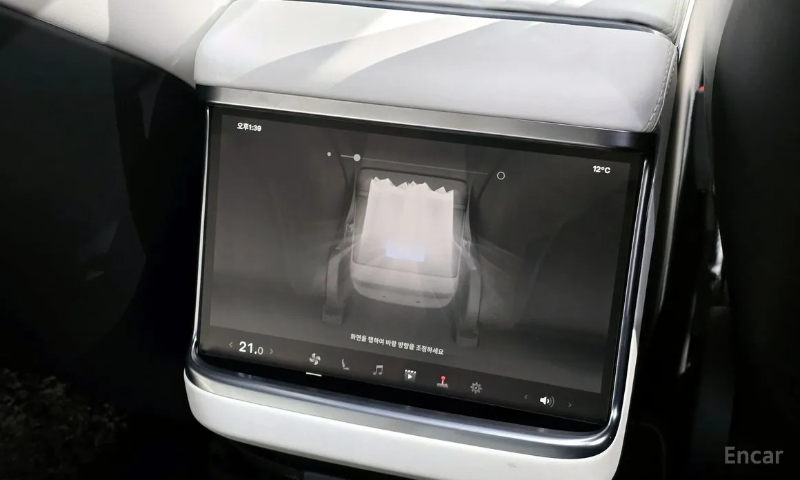 Photo 19 - Tesla Model S