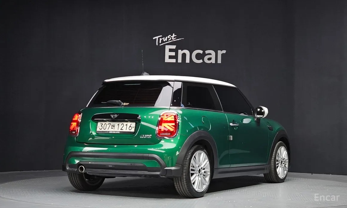 Photo 2 - Mini Cooper