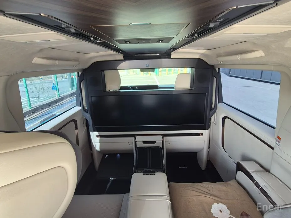 Фото 12 - Lexus LM