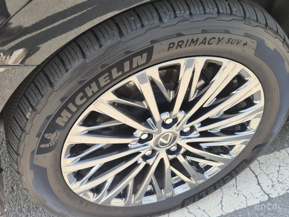 Фото 17 - Lexus LM