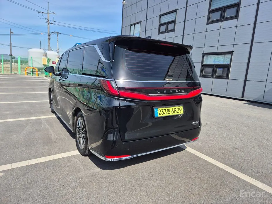Фото 4 - Lexus LM
