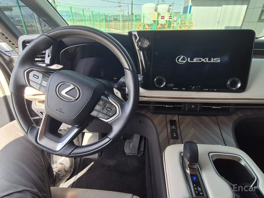 Фото 6 - Lexus LM