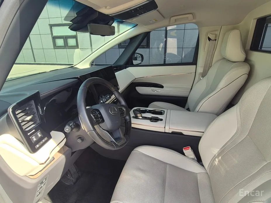 Фото 7 - Lexus LM