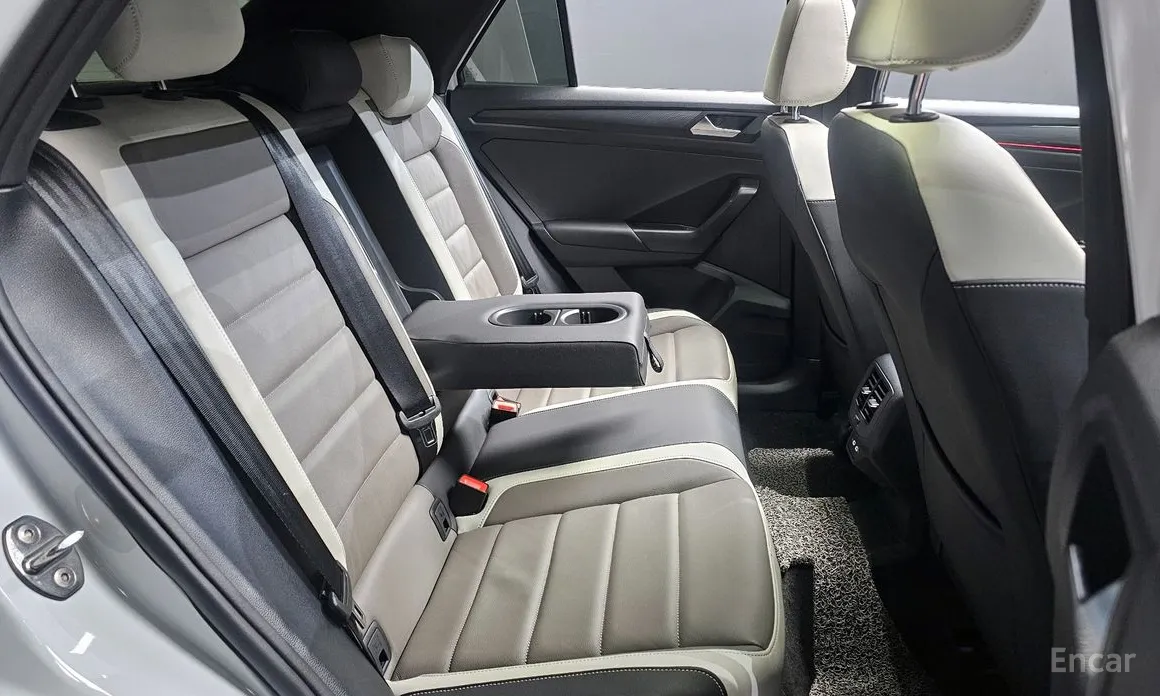 Фото 12 - Volkswagen T-Roc