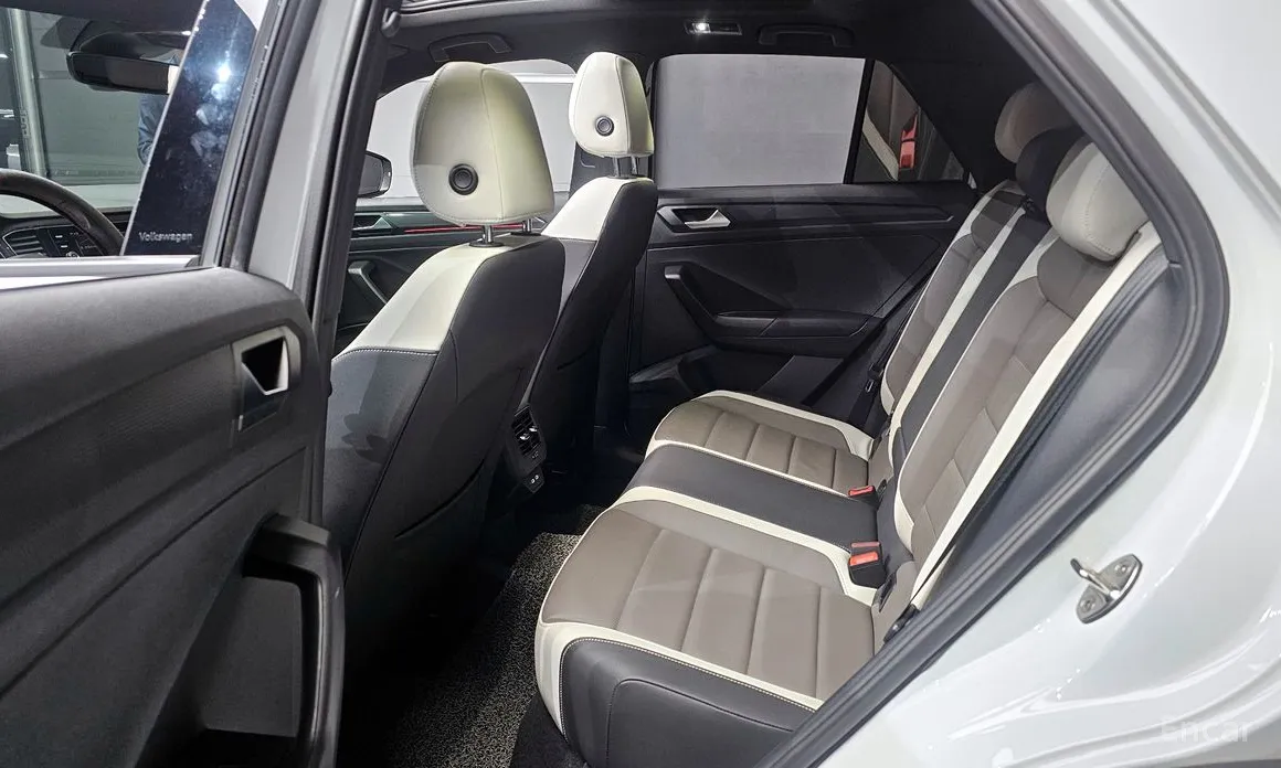 Фото 13 - Volkswagen T-Roc