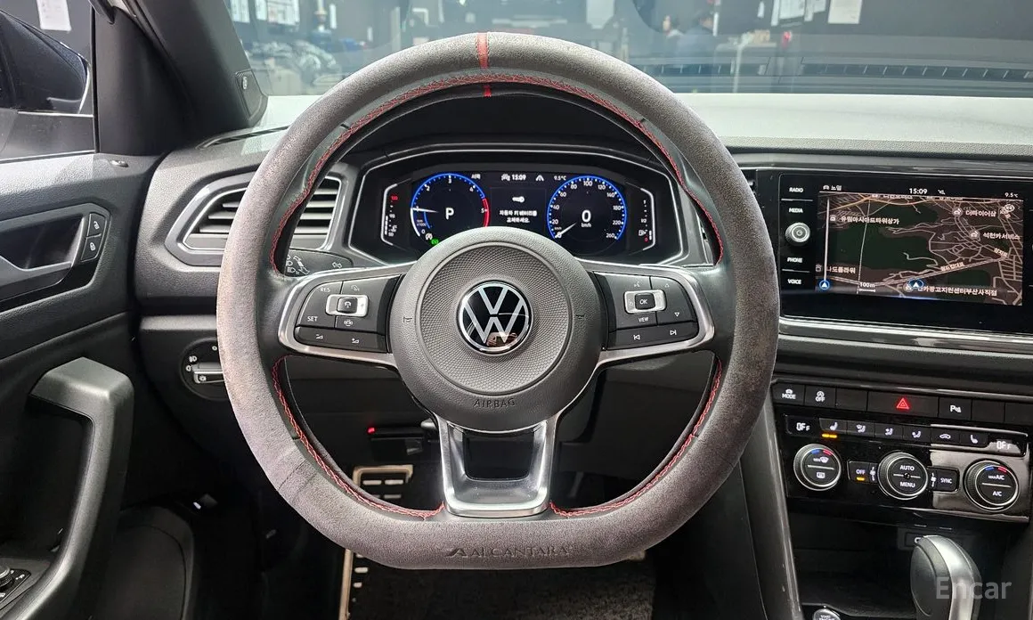 Фото 14 - Volkswagen T-Roc