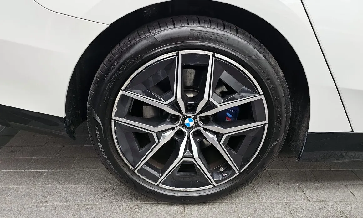 Фото 5 - BMW 5 Series