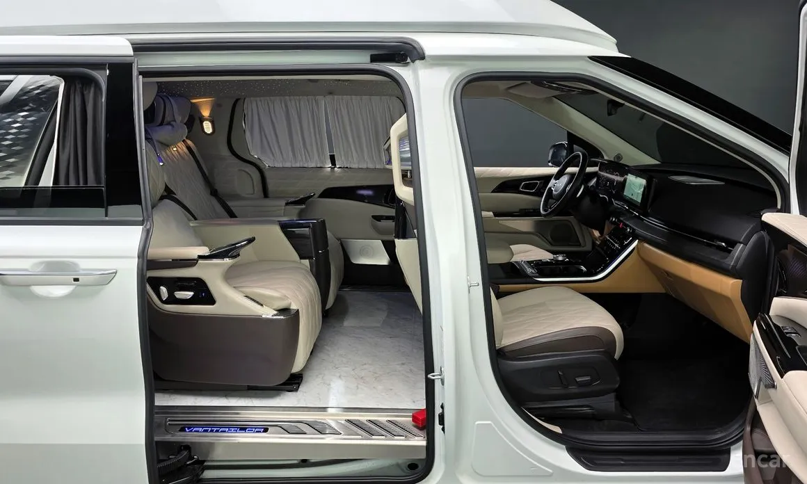 Фото 10 - Kia Carnival