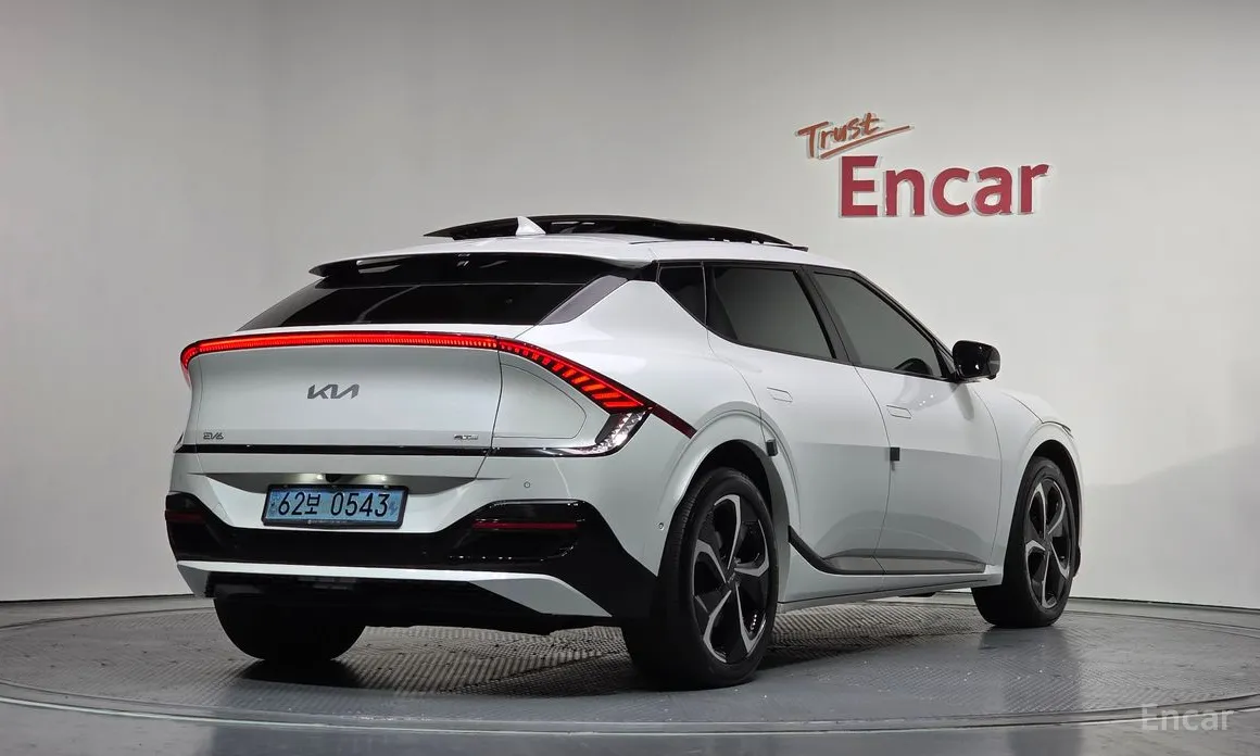 Photo 2 - Kia EV6