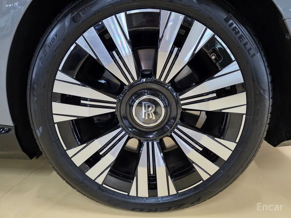 Фото 5 - Rolls-Royce Spectre