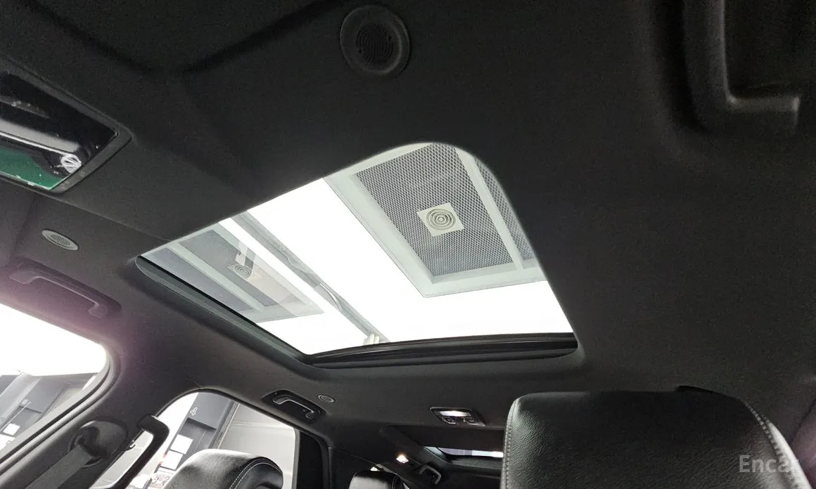 Фото 19 - Land Rover Discovery