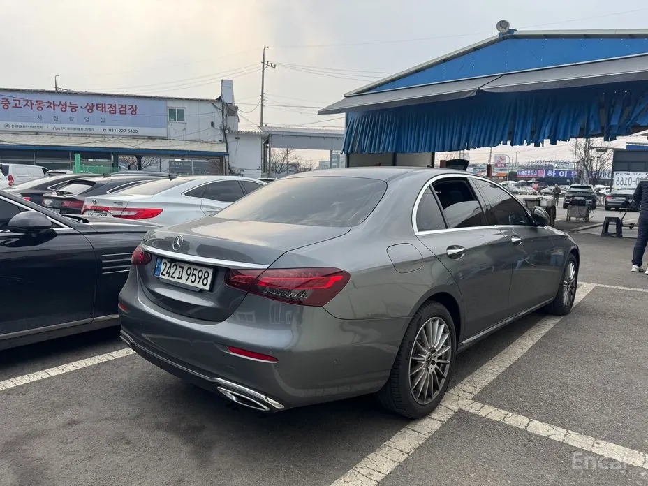 Фото 2 - Mercedes-Benz E-Class