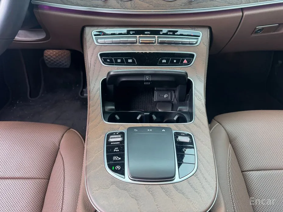 Фото 7 - Mercedes-Benz E-Class