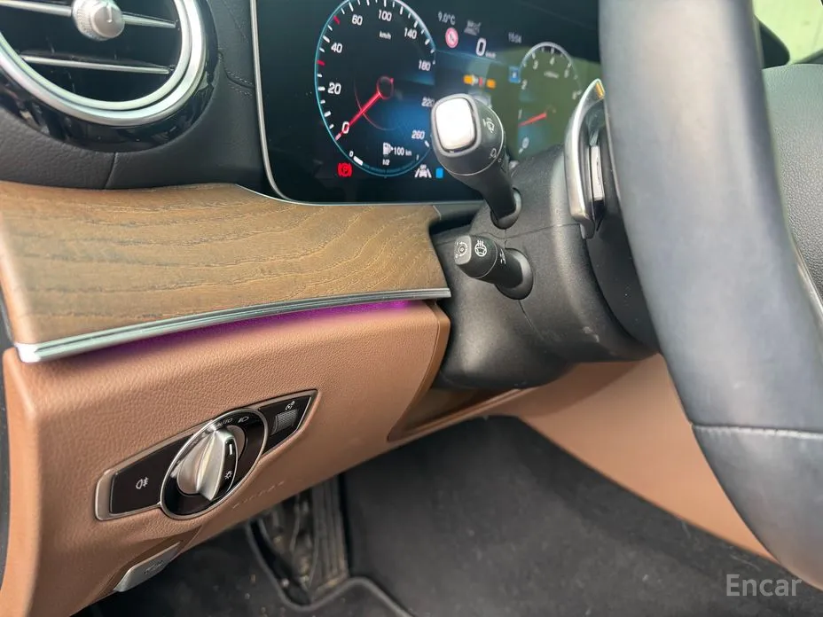 Фото 9 - Mercedes-Benz E-Class