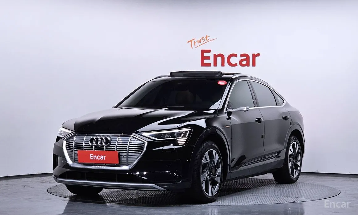 Фото 1 - Audi e-tron