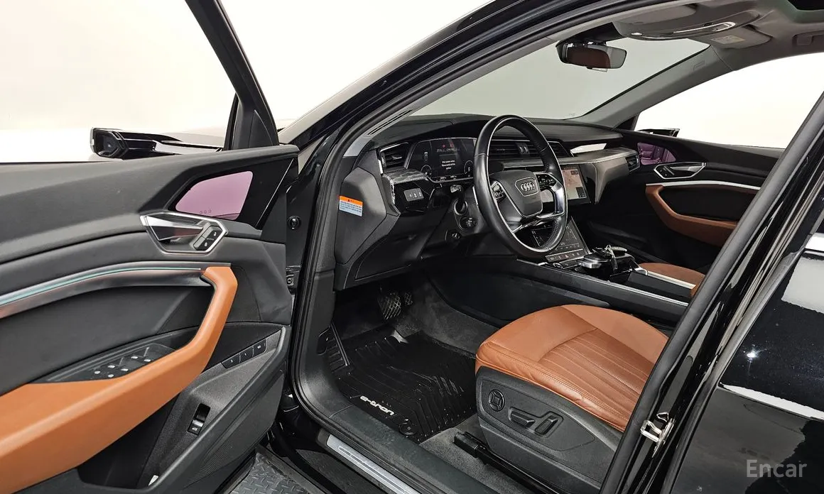 Фото 10 - Audi e-tron