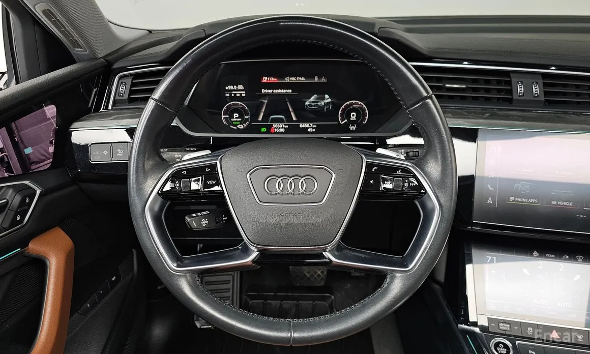 Фото 13 - Audi e-tron