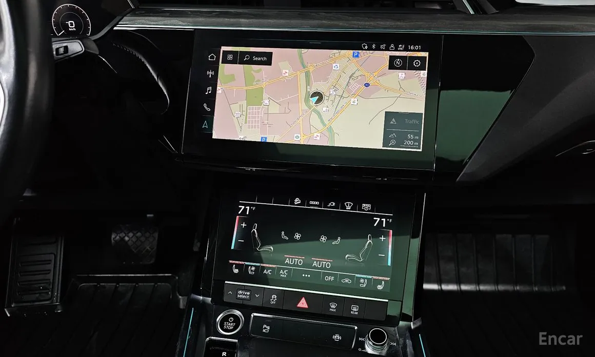 Фото 14 - Audi e-tron