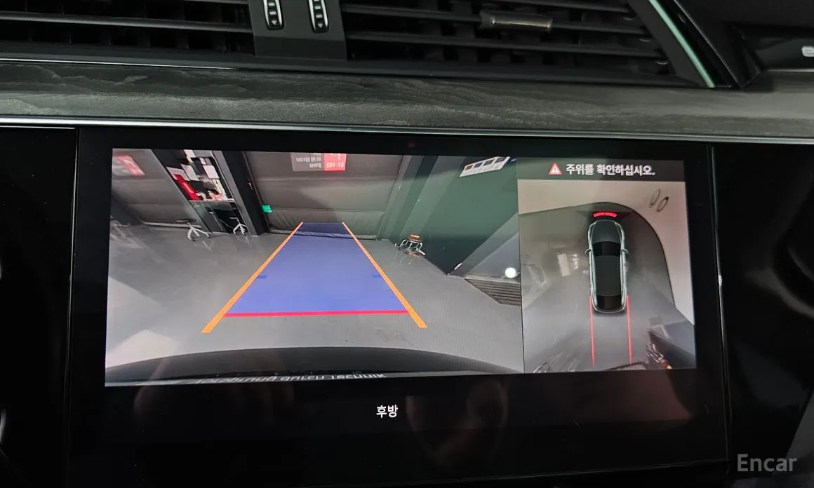 Фото 15 - Audi e-tron