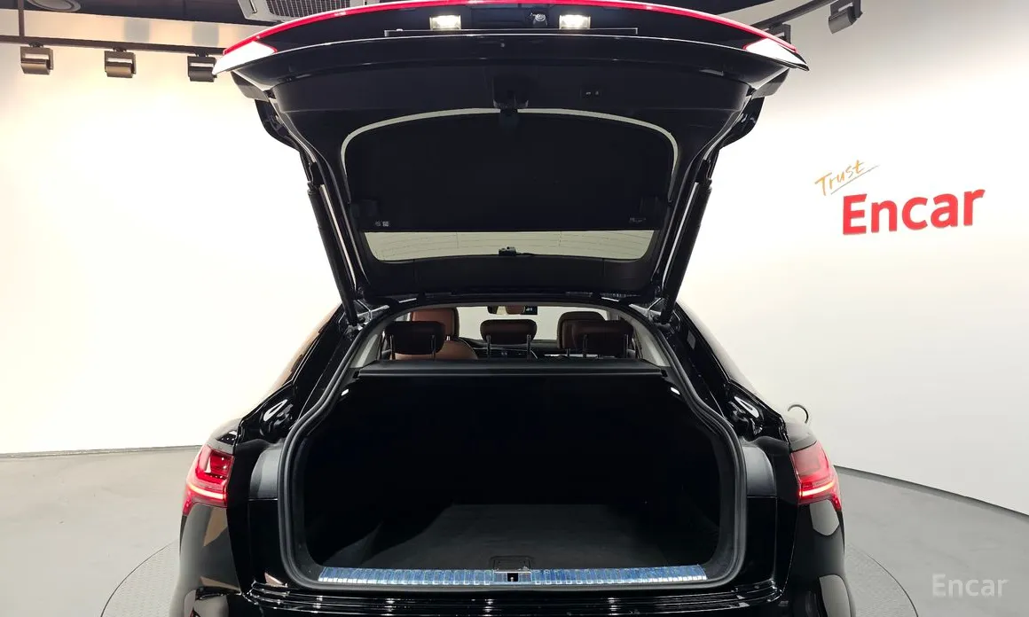 Фото 20 - Audi e-tron