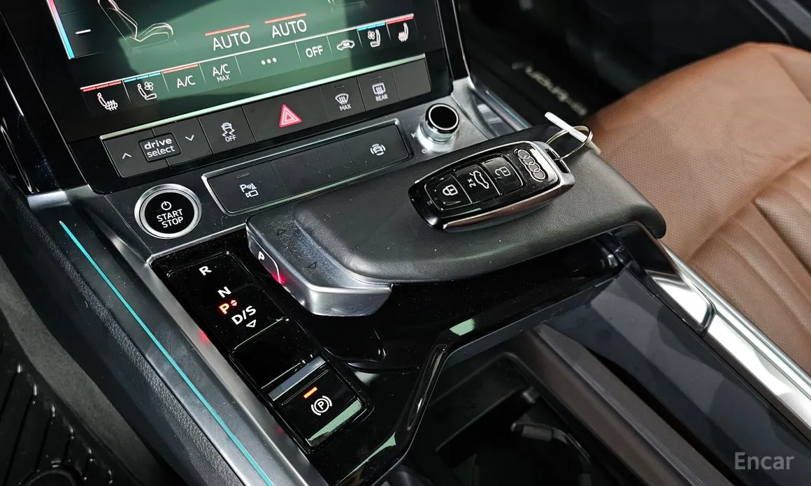 Фото 9 - Audi e-tron