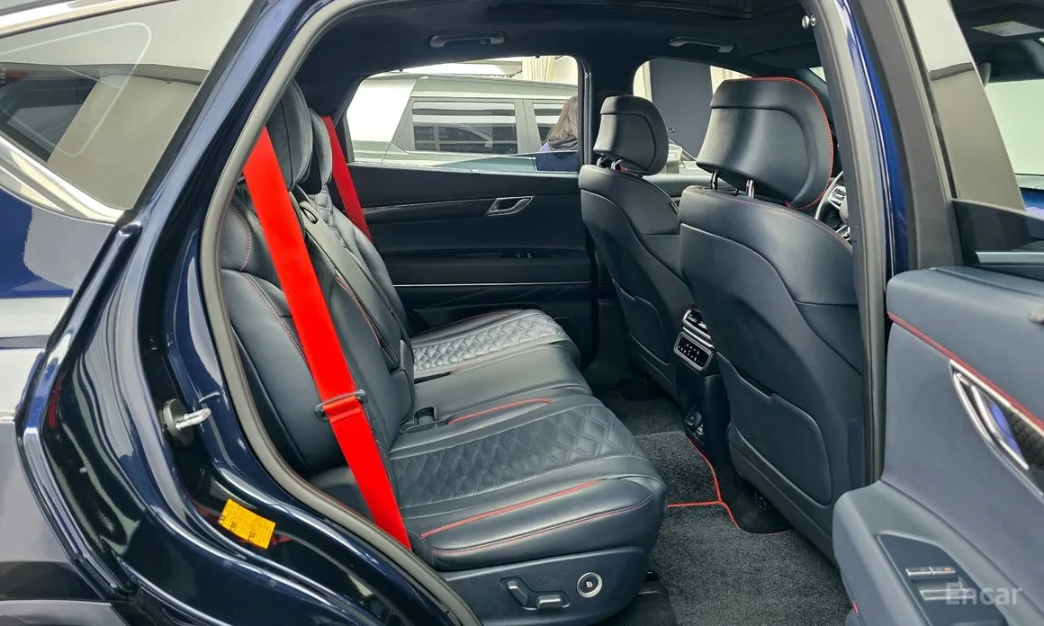 Фото 12 - Genesis GV80