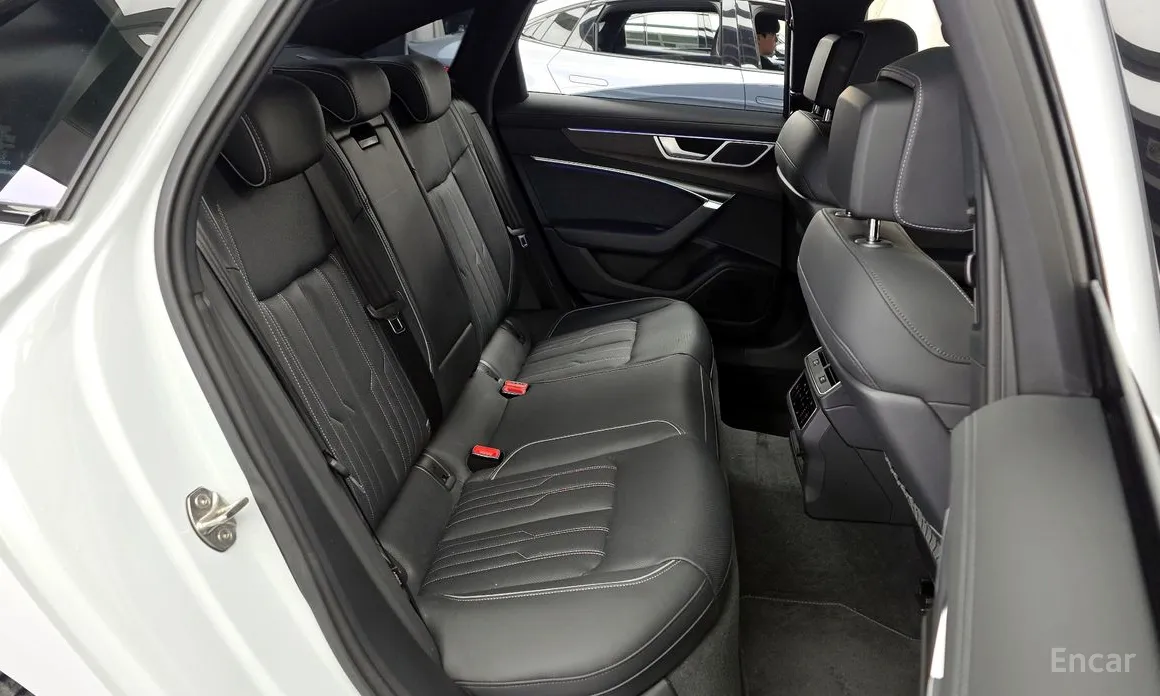 Фото 12 - Audi A6