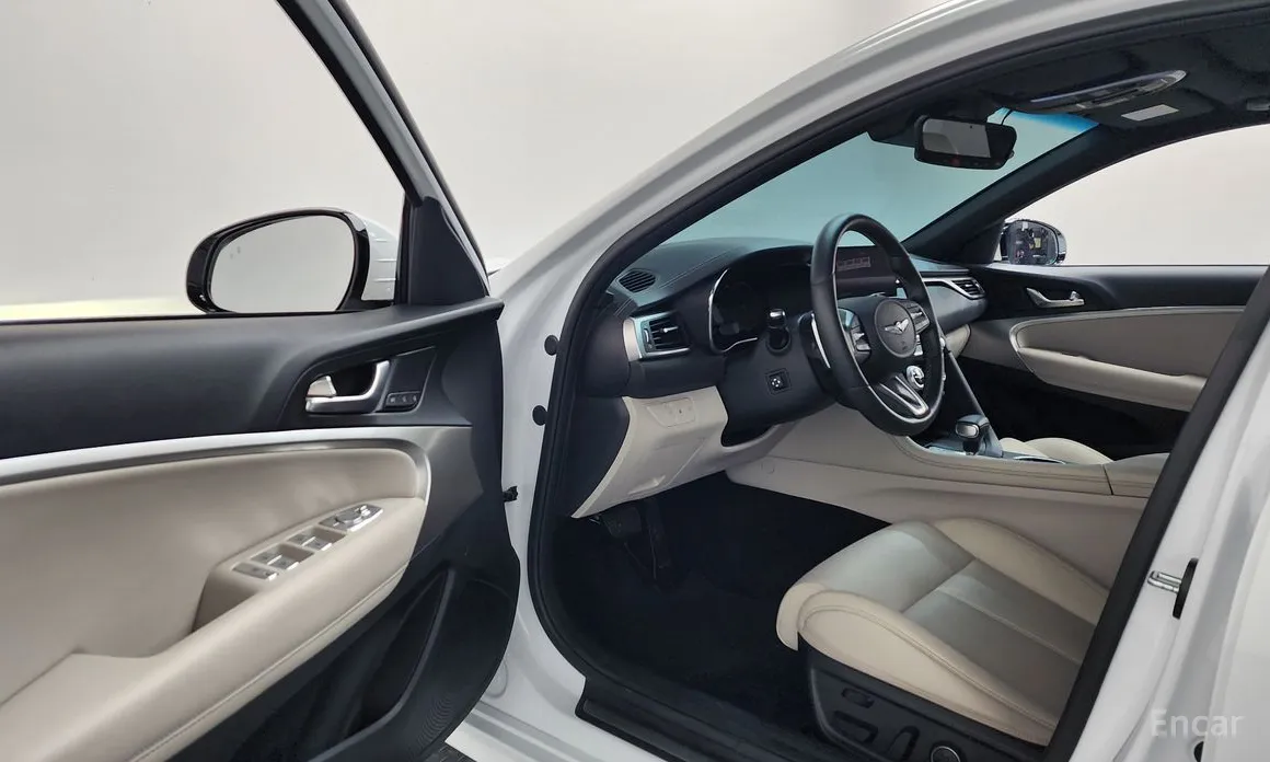 Photo 10 - Genesis G70