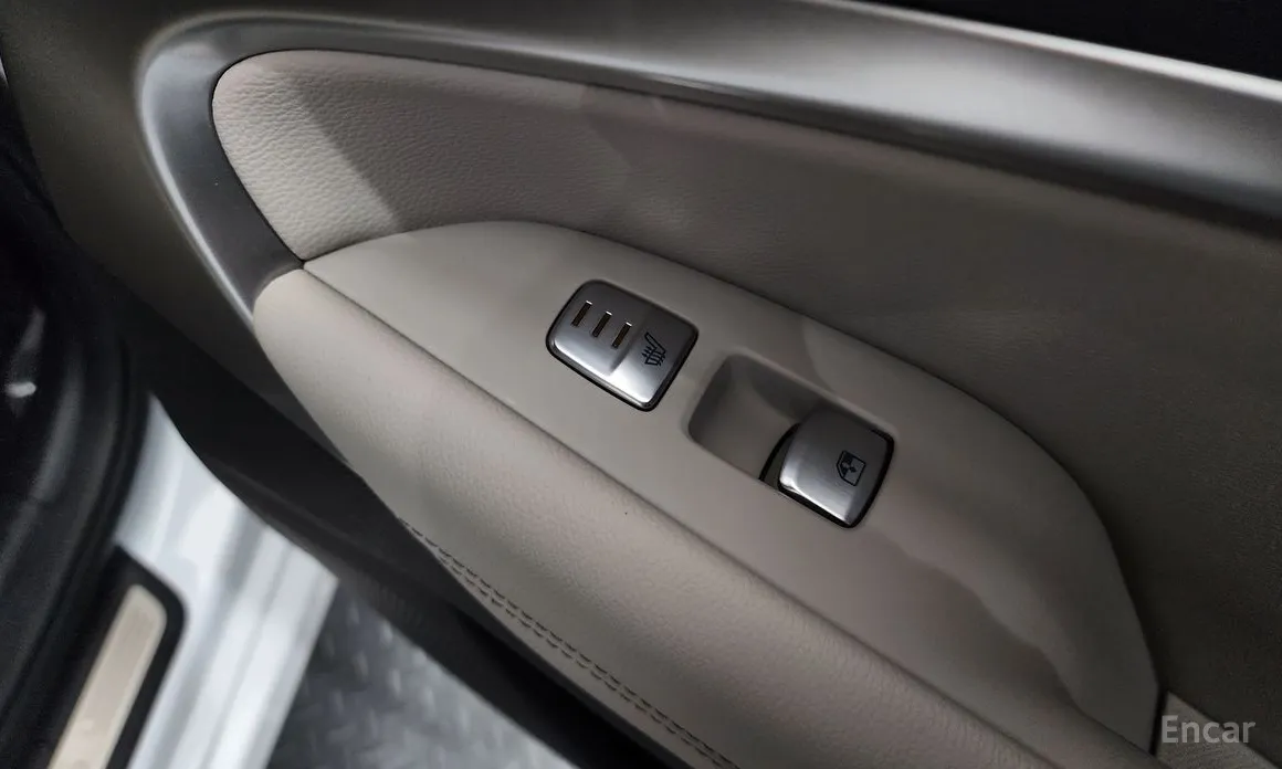 Photo 19 - Genesis G70