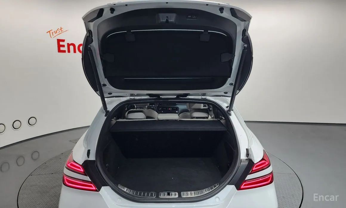 Photo 20 - Genesis G70