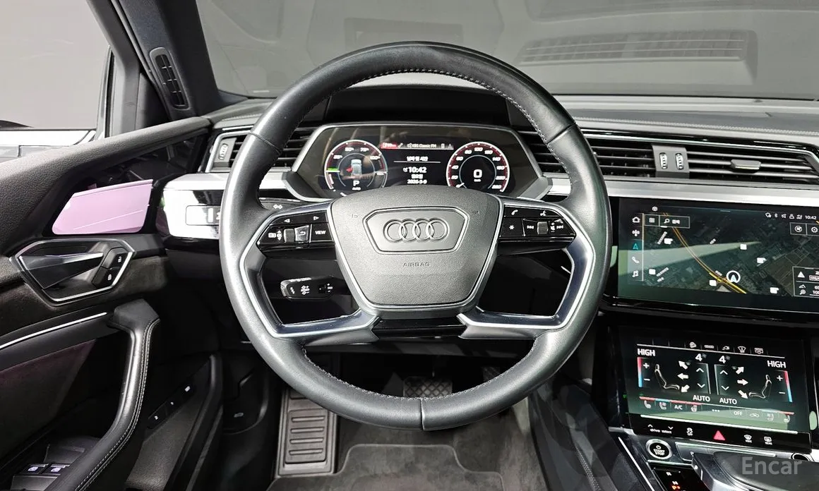 Фото 13 - Audi e-tron