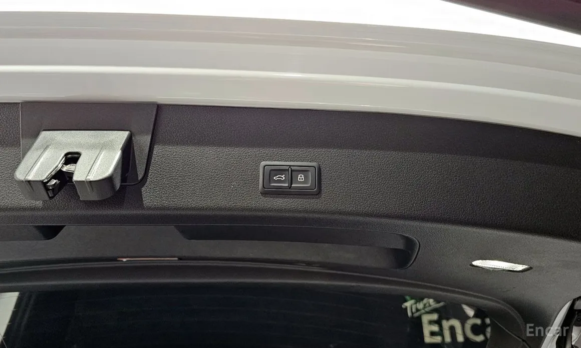 Фото 20 - Audi e-tron