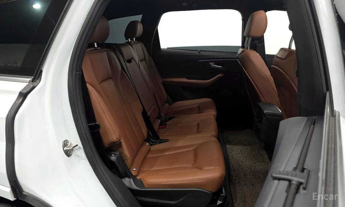 Фото 12 - Audi Q7