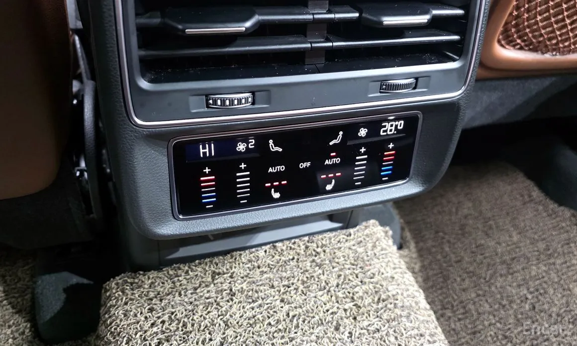 Фото 19 - Audi Q7