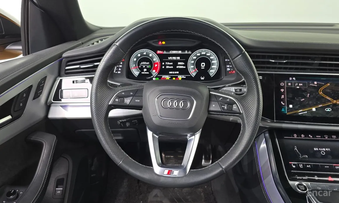 Фото 13 - Audi Q8